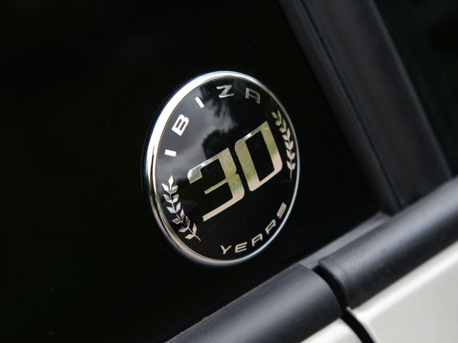  Seat Ibiza 30th Anniversary Limited Edition 2014 года  (UK) (фото 4 из 7)